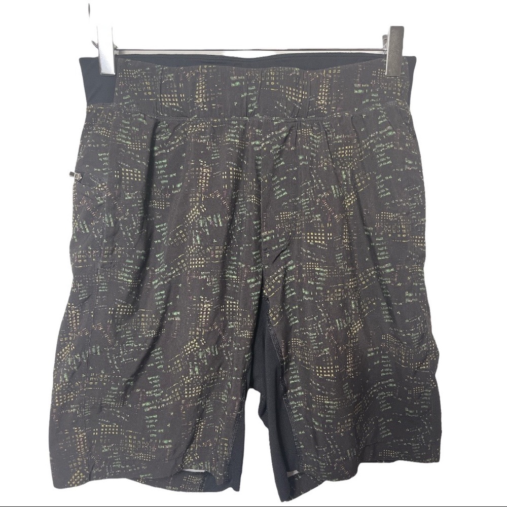 Lululemon Pace breaker 7” inseam liner-less men’s athletic shorts. Medium